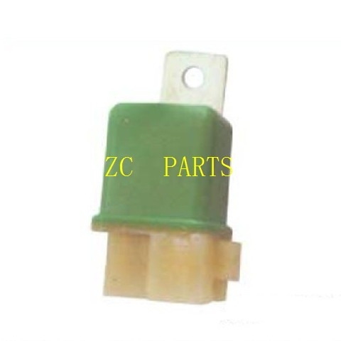 Relè elettrico 4251588 5AT02-261022 per l'escavatore EX60-2 EX60-3 ZX330 EX200-2/3/5