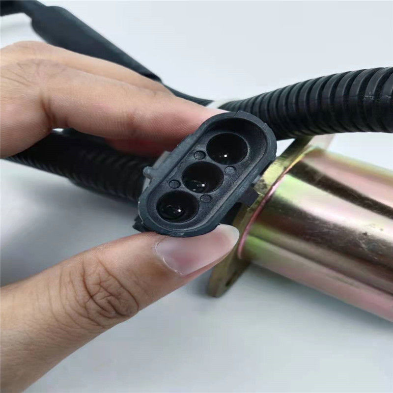 Misura dell'elettrovalvola a solenoide di 13026889 arresti per la spina diesel 24V del nero della componente del motore di DEUTZ 226B