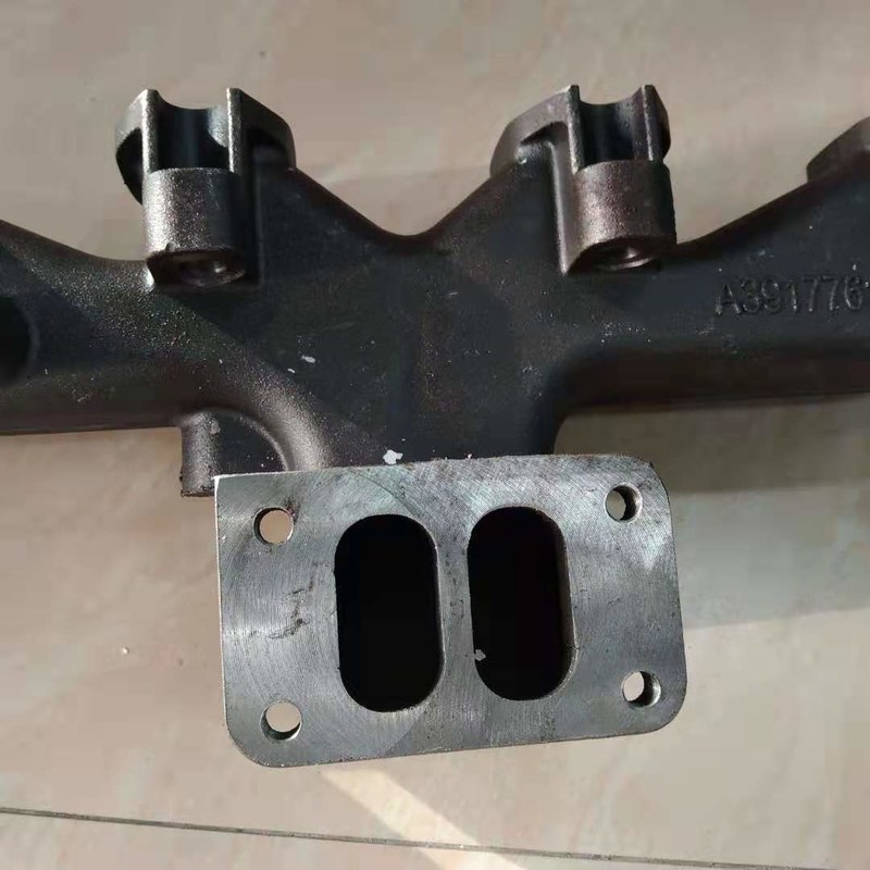 Scarico di Wear Parts Manifold dell'escavatore YUBP-00785 per il motore diesel di 6D102 Hyundai R225LC-7