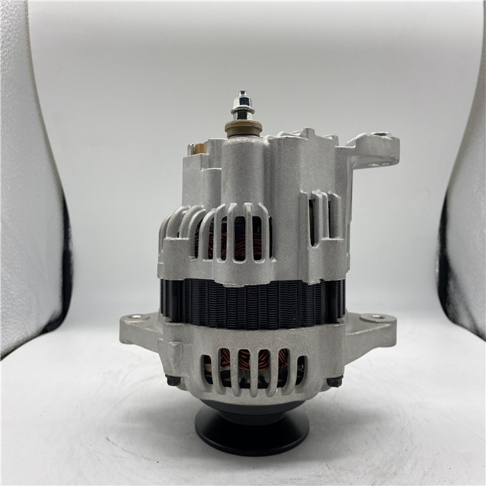 8-97182289-2 componenti del motore diesel 4JG1 24V 45A Hitachi Zax70 dell'alternatore dell'automobile A2TA8383